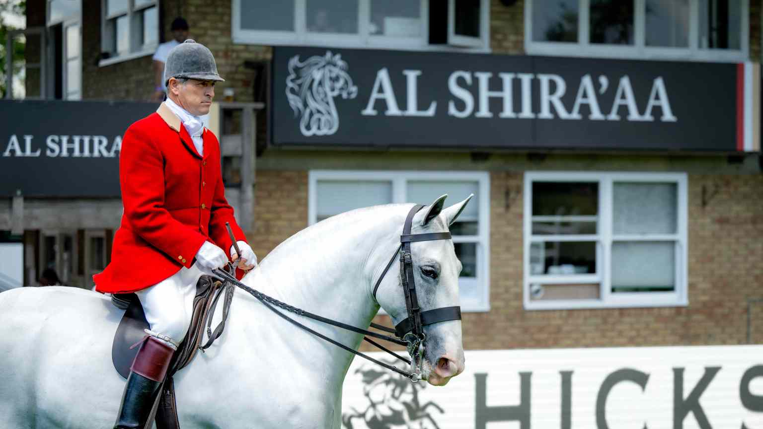 Val Sheehan & Red Dove C Helen Cruden (6)